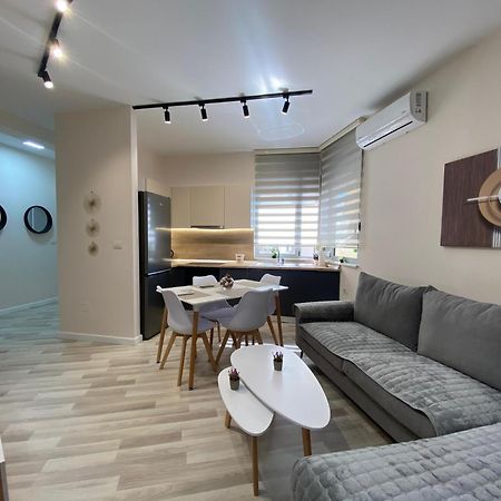 Central Cozy Apartment Tirana Kültér fotó
