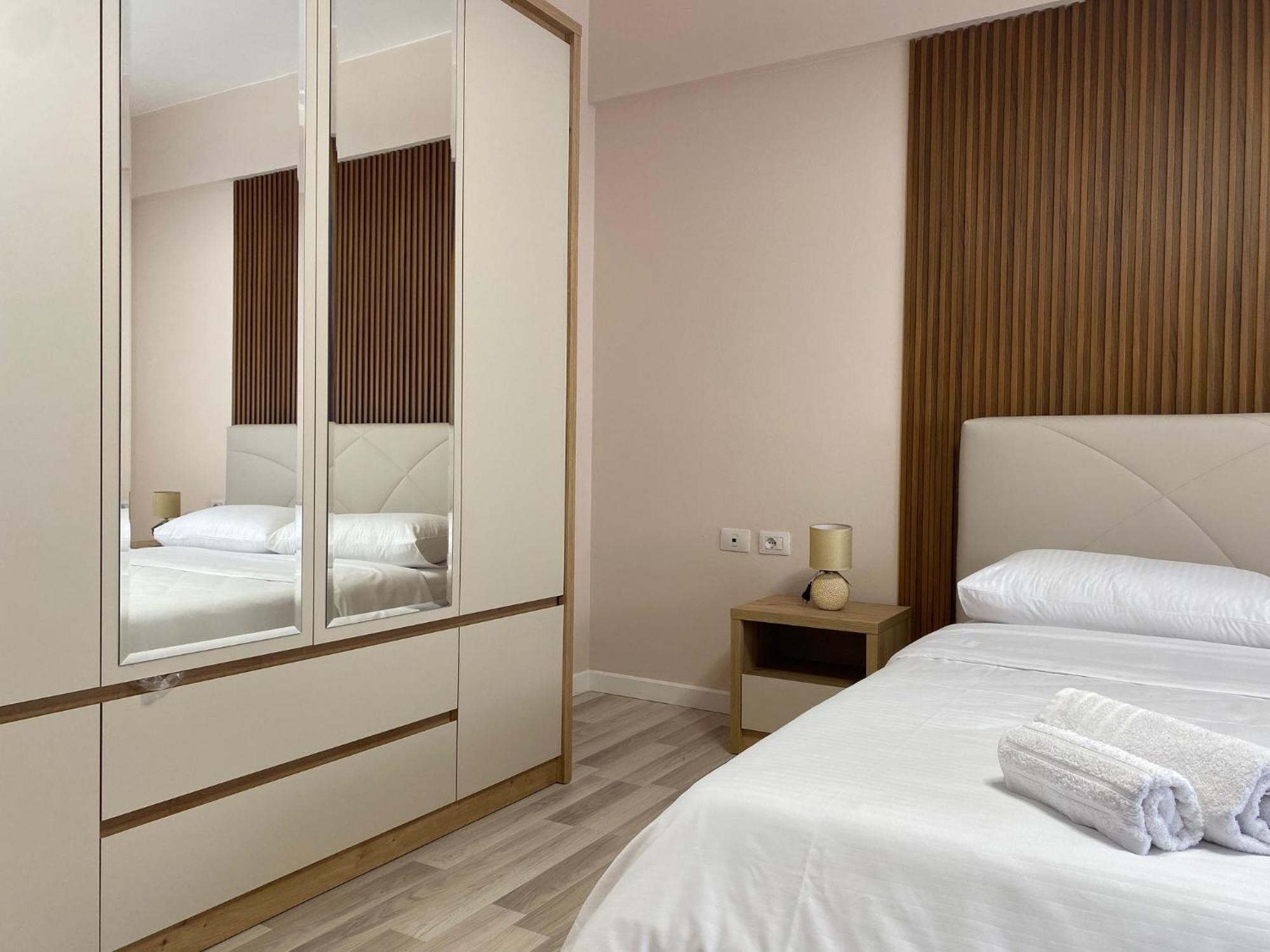 Central Cozy Apartment Tirana Kültér fotó