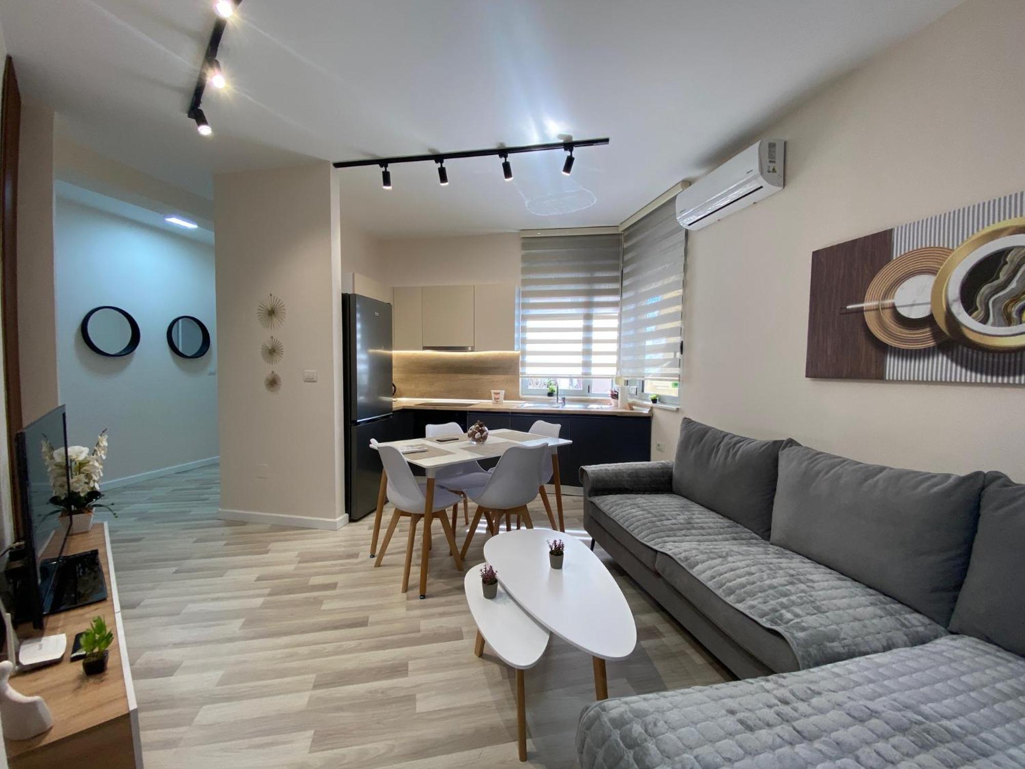 Central Cozy Apartment Tirana Kültér fotó